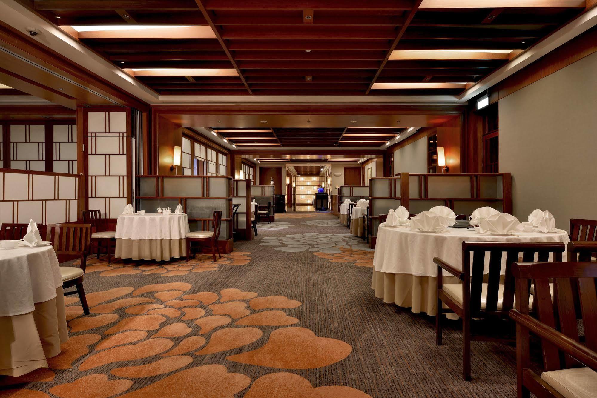 Hotel Royal Hsinchu Buitenkant foto Interior of the restaurant
